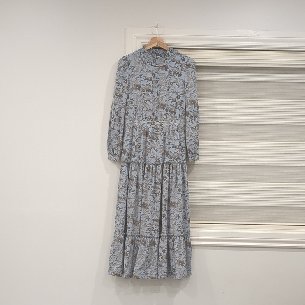 Chic Gray Floral Long Sleeve Dress